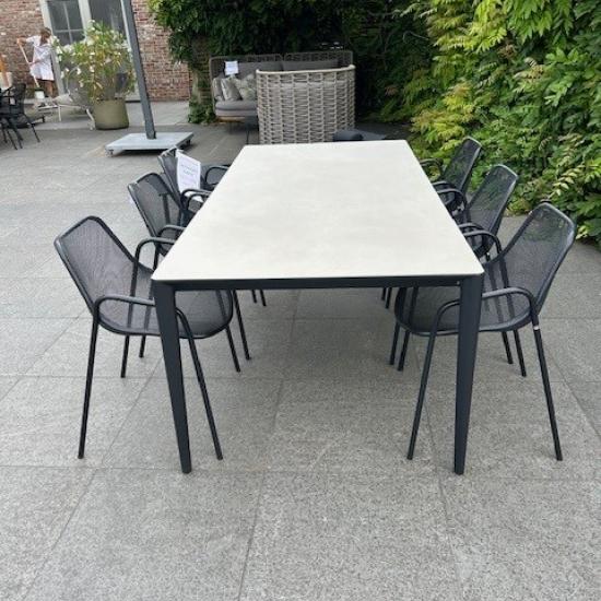 Tafel U-Nite met Emu stoelen